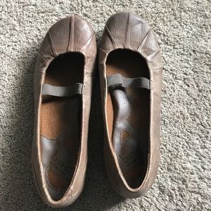 b.o.c. Brown Flats Size 9